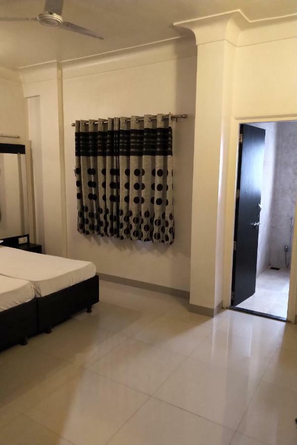 פונה Hotel Rose Lodge מראה חיצוני תמונה